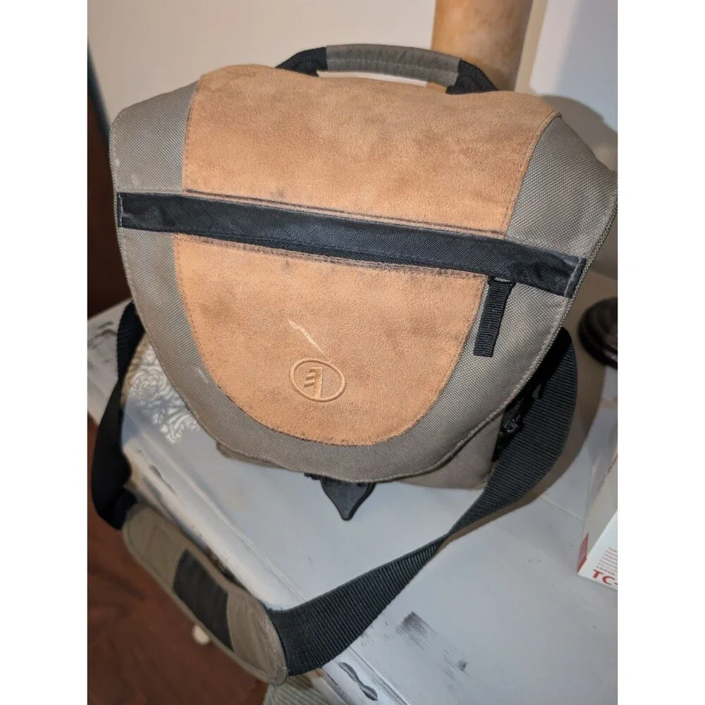 Tamrac Camera Case Messenger Desert Khaki Leather Shoulder Strap EUC